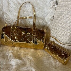 Spring break SALE 🌟Gold shiny mirror Designer Women's Bag.(large bag only )